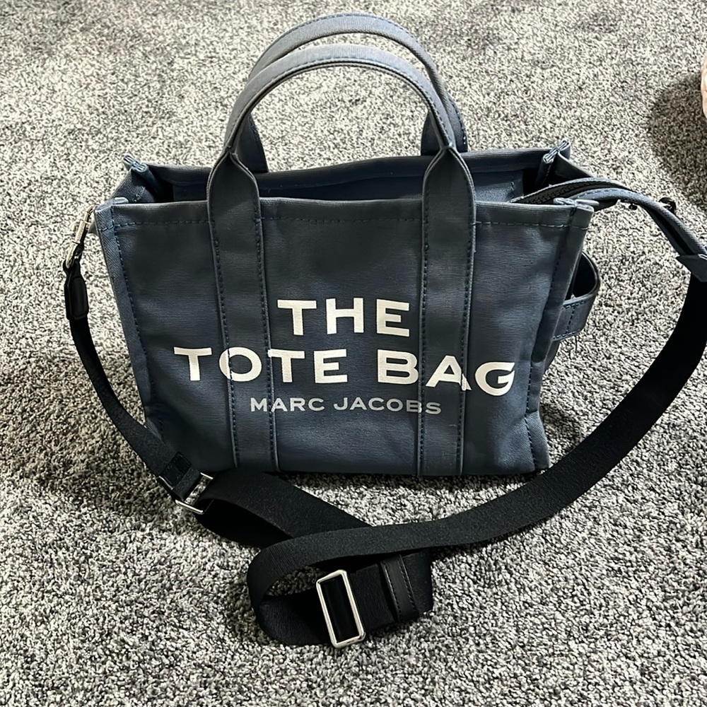 Marc Jacobs The Tote Bag Small Traveler Tote